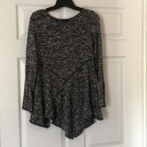 flowy long sleeve shirt size small